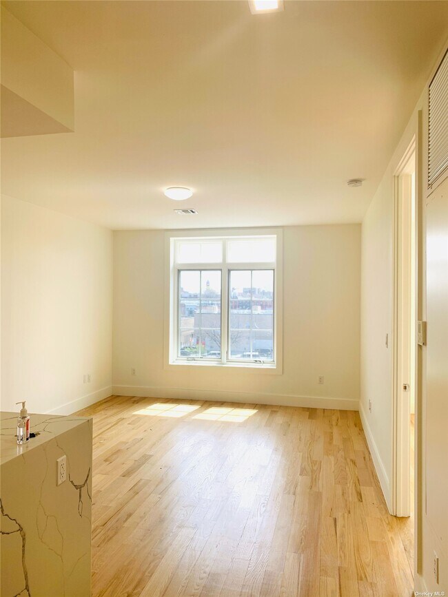 Foto del edificio - 627 Dekalb Ave