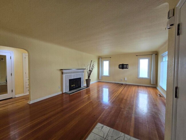 Foto del edificio - 4 Bedroom, 2 Bathroom House!