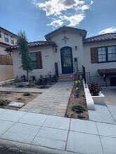 Building Photo - 4740 Hillcrest Ave