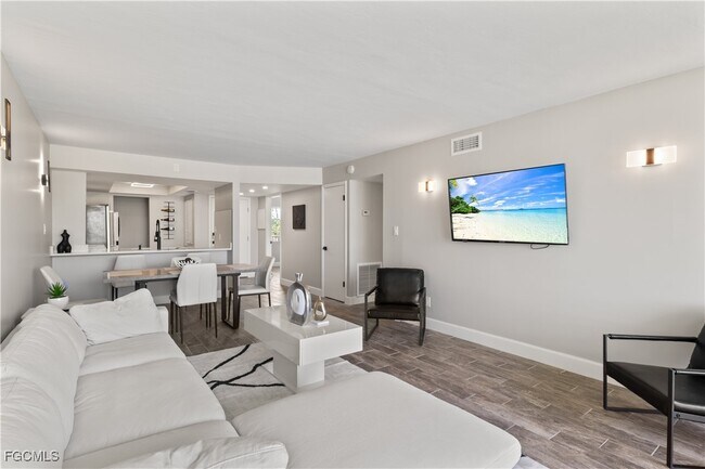 Building Photo - 25804 Cockleshell Dr