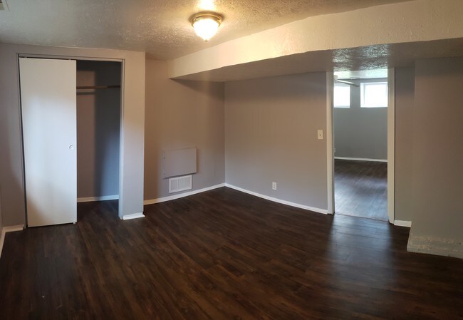 Building Photo - 140 N 31st Ave