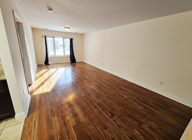 Building Photo - 115Bruen