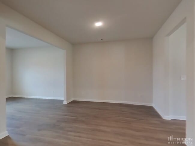 Building Photo - 1300 Deutz Dr