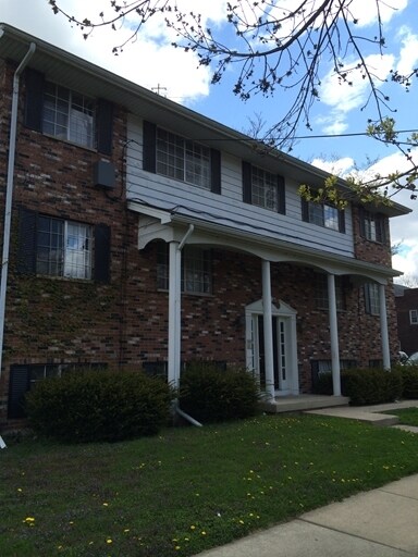 Building Photo - 400 E Downer Pl