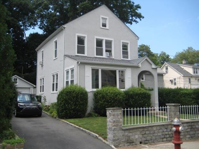 Building Photo - 68 Summers St