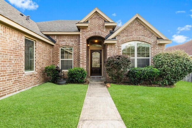 Building Photo - 13091 Skyline Dr