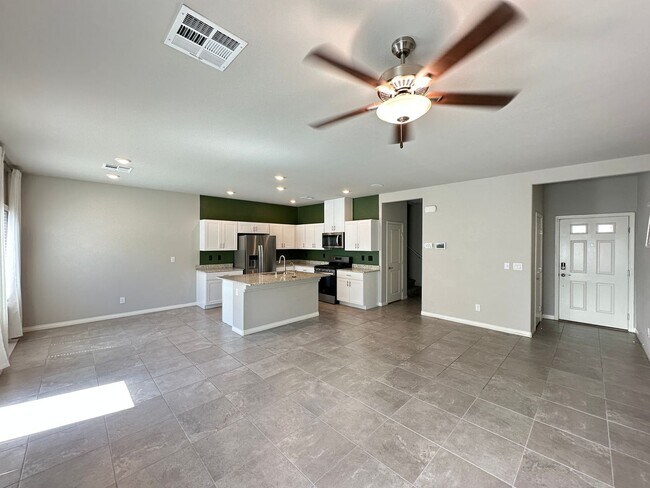 Foto del edificio - 5370 White Butterfly St