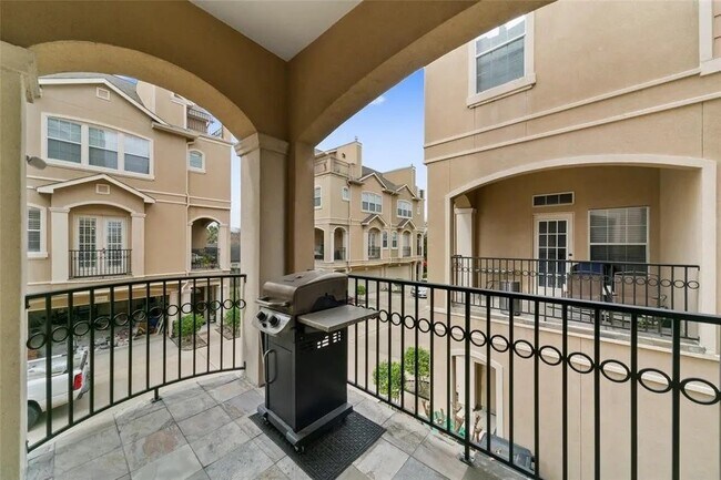 Building Photo - 5615 Winsome Ln