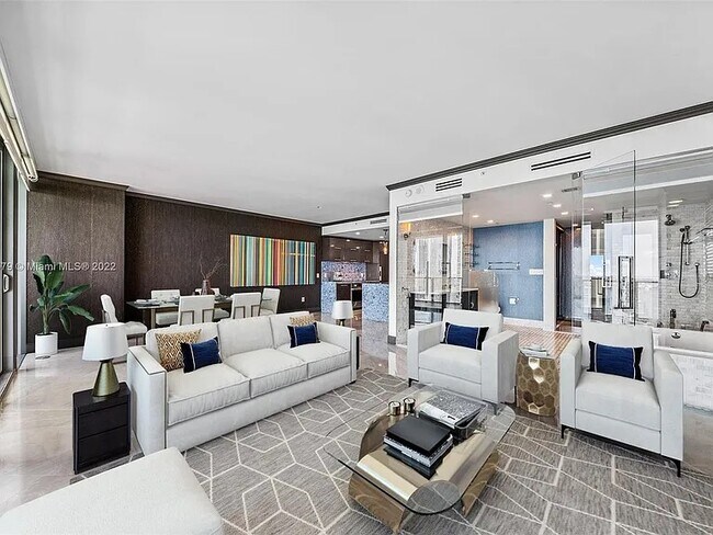 Foto del edificio - 650 NE 32nd St