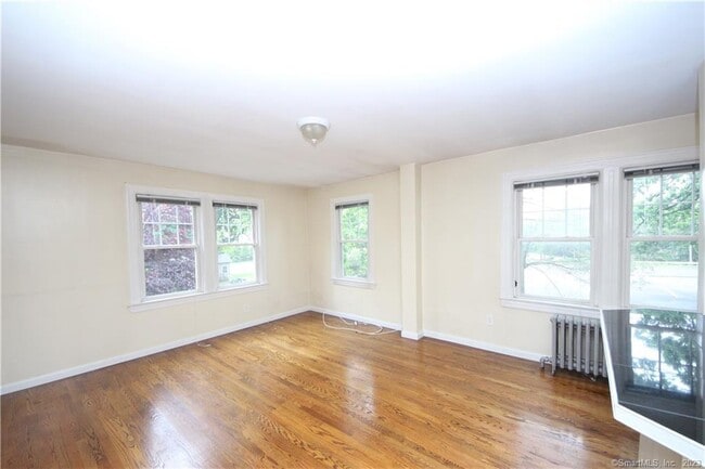 Building Photo - 14 Stark Pl