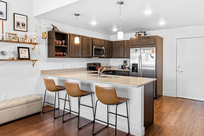 Building Photo - Grand Summit - Ground Floor - 2 Bedrooms 2...