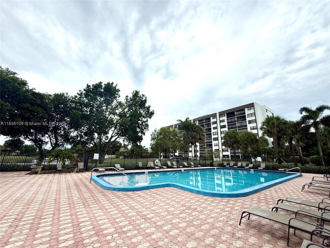 Building Photo - 1266 S Military Trail