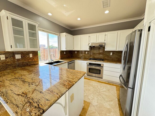 Building Photo - Beautiful 4Bd/2.5Ba Home in Aliso Viejo!