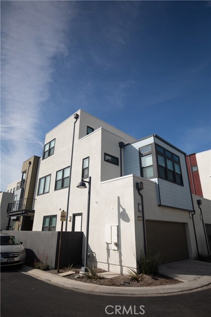 Building Photo - 369 Novel