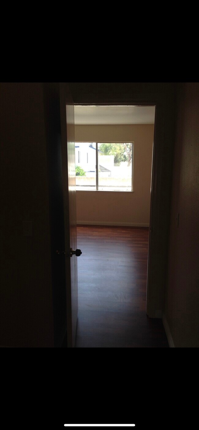 Foto del edificio - 619 N Bristol St