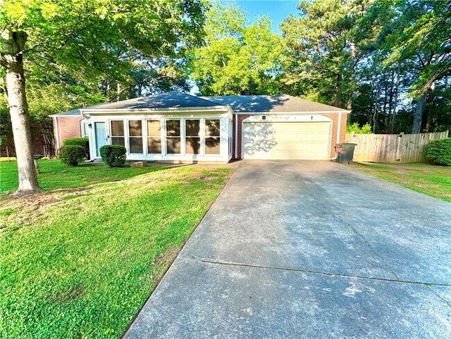 Foto del edificio - 4754 Winthrop Dr
