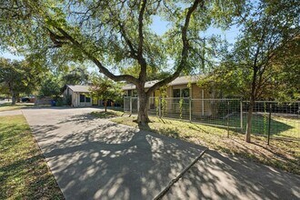 Building Photo - 3713 Menchaca Rd