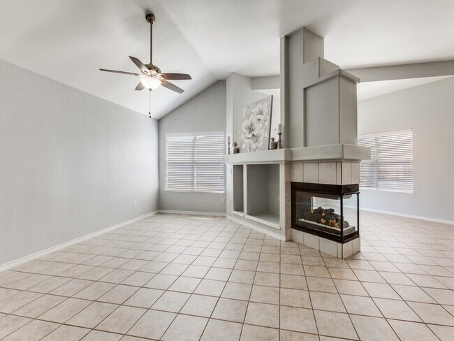 Foto del edificio - 1305 Greenbriar Ln