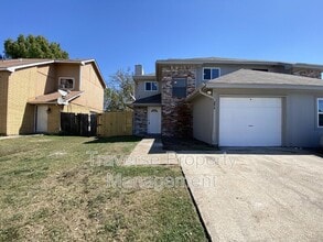 Building Photo - 2618 Isbella Dr