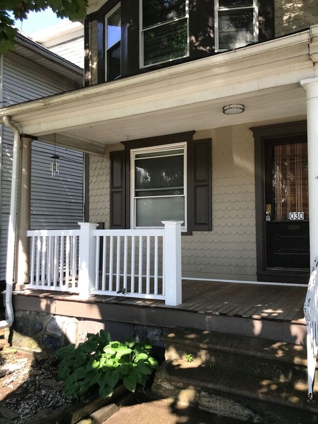 Building Photo - 1030 Center St Building Photo - 1030 Center St