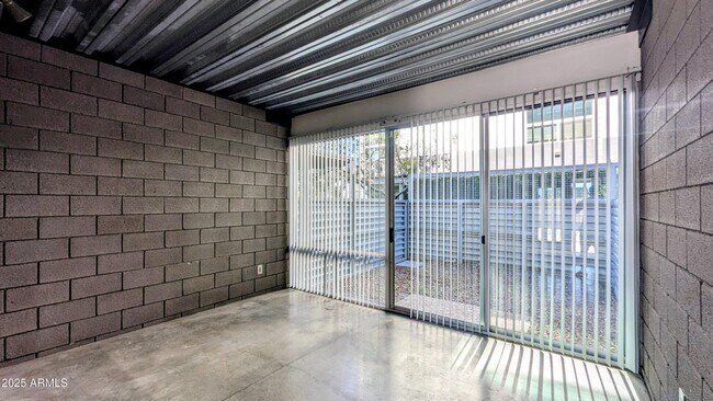 Foto del edificio - 525 E Willetta St