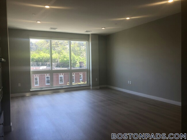 Building Photo - 35 S Huntington Ave