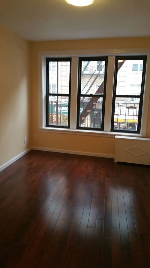 Building Photo - 220 Grand St