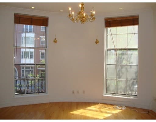Building Photo - 27 Bowdoin St