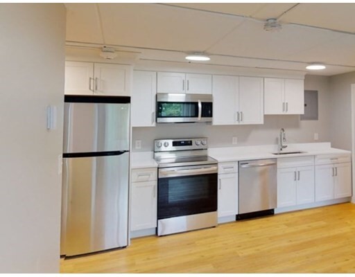 Foto principal - 89 Woodrow Ave