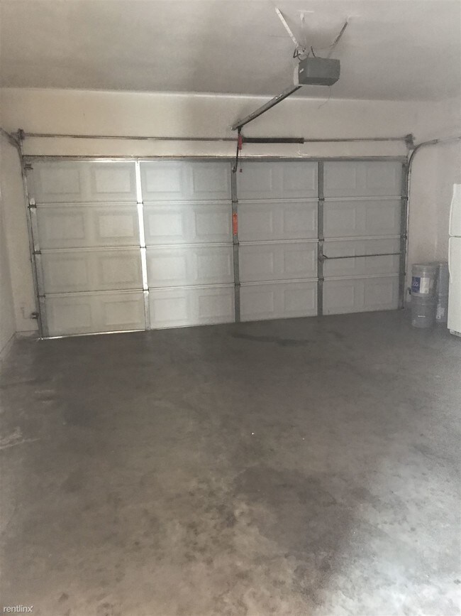 Foto del edificio - 5840 Tinsley Dr