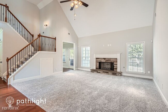 Building Photo - 4 br, 3.5 bath House - 43 Chandler Court UNIT