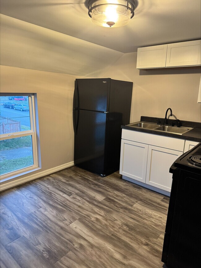 Kitchen - 510 Lincoln St