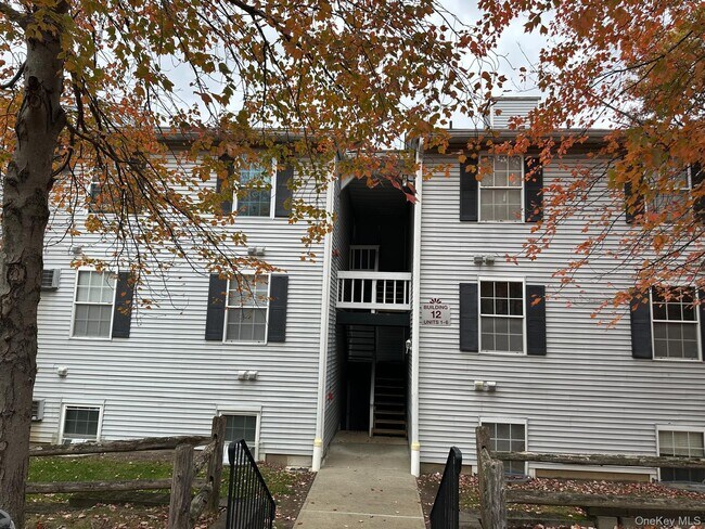 Building Photo - 12 Lexington Hills Rd