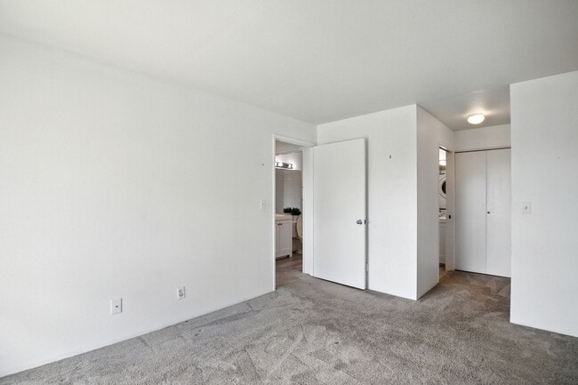 Building Photo - Lihue 2-Bedroom Condo for Rent