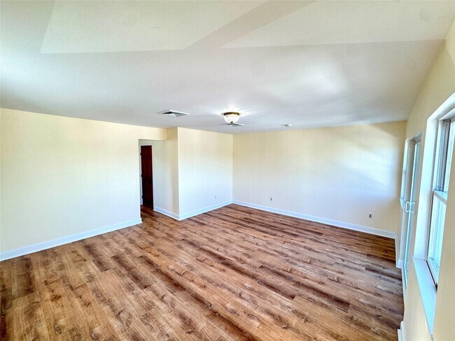 Building Photo - 130 Catskill Ave