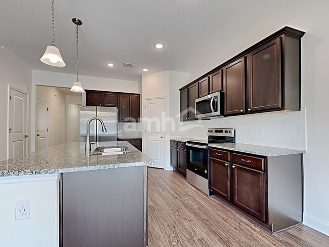 Building Photo - 1305 Mount Logan Dr