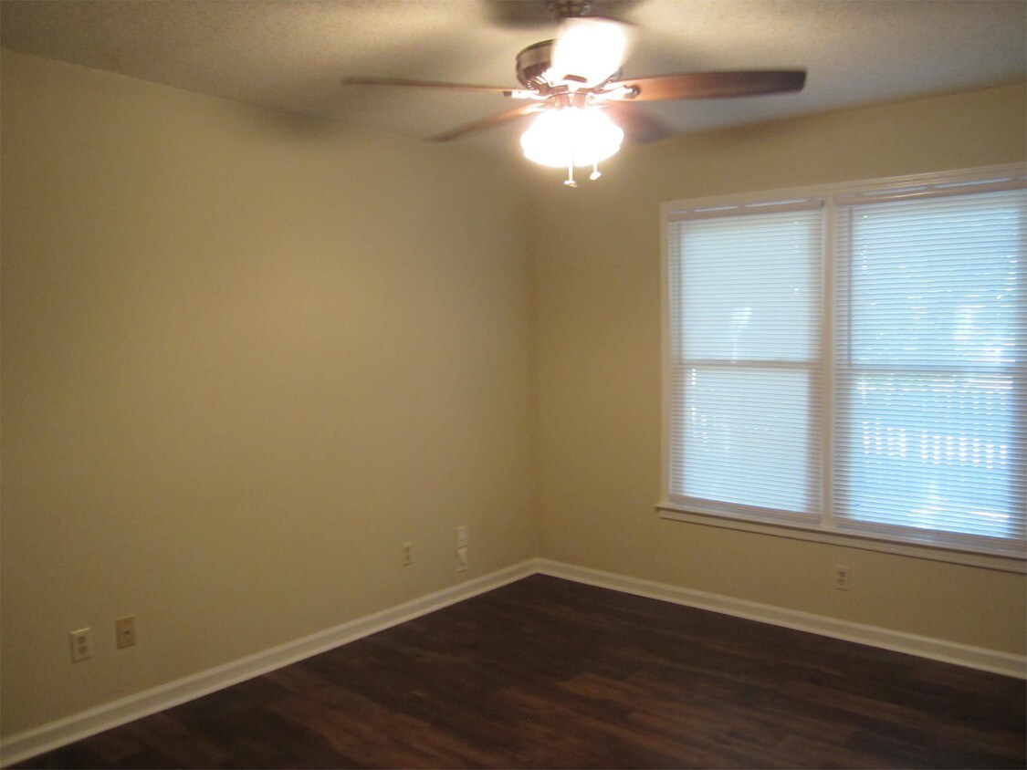 Foto del edificio - 1690 S Barnett Shoals Rd