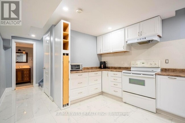 Building Photo - 35 Midnightsun Trail