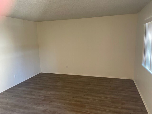 Foto del edificio - 1039 E Spazier Ave