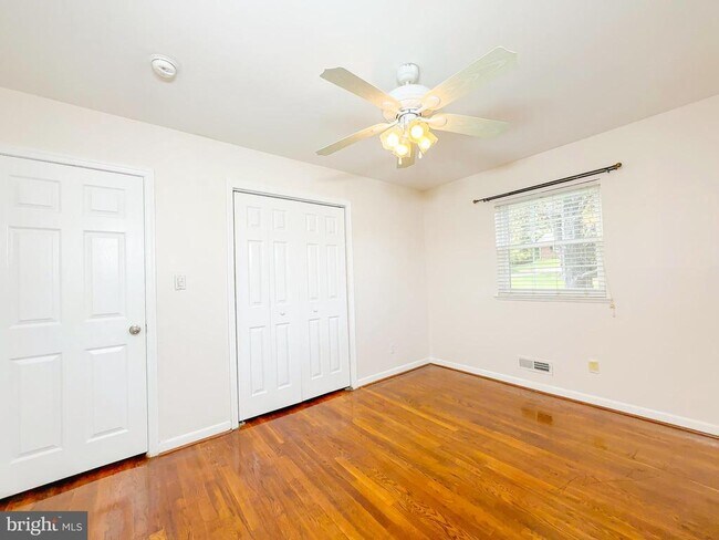 Foto del edificio - 3217 St Lukes Ln