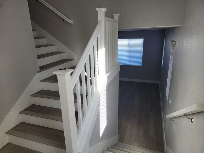Foto del edificio - Unique Reverse Floor Plan - Kitchen & Prim...