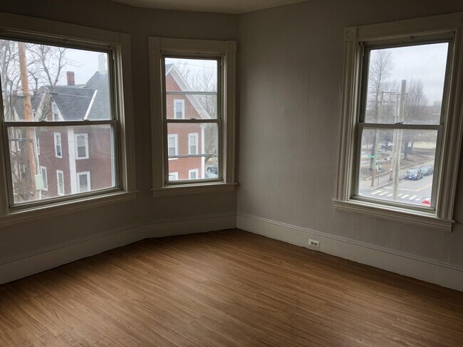 Building Photo - 360 Merrimack St