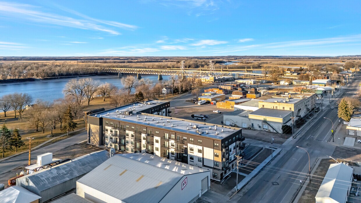 Primary Photo - Gurney Flats