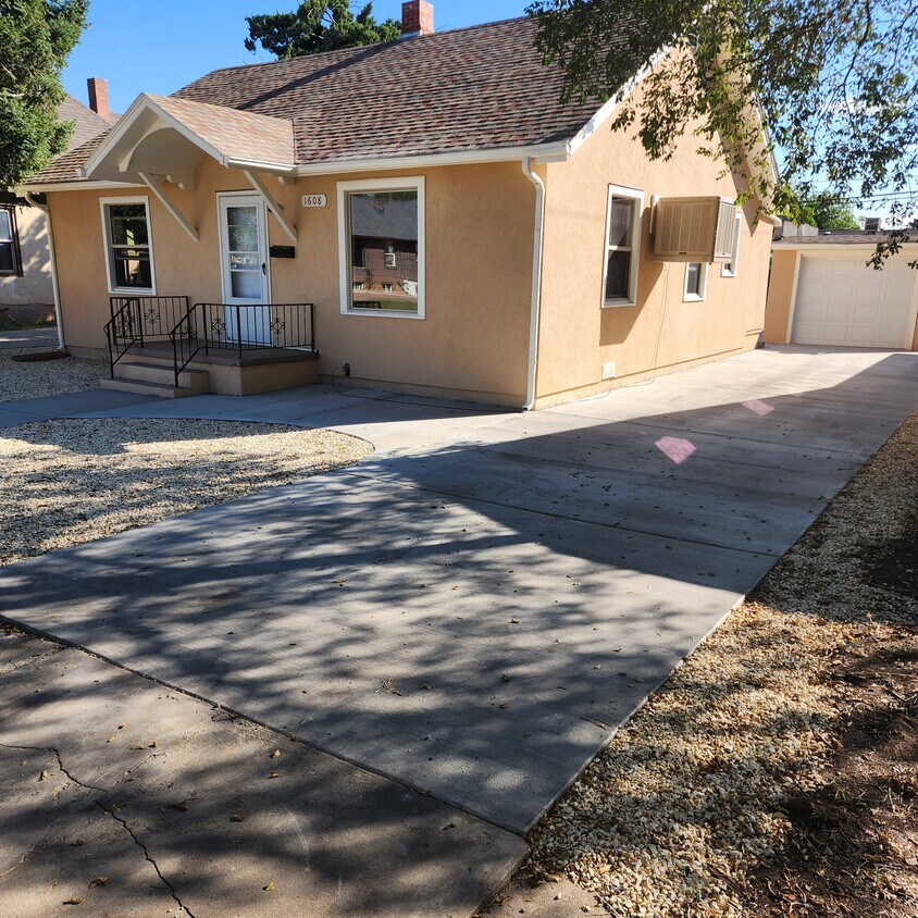 1608 Claremont Ave, Pueblo, CO 81004 House Rental in Pueblo, CO