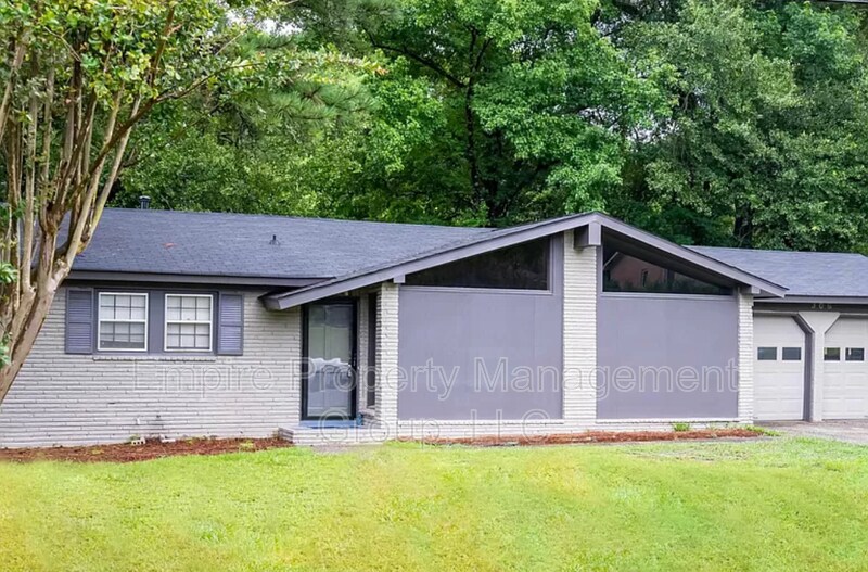 Primary Photo - 306 Spartan Dr