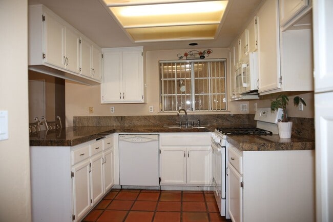 Building Photo - 81371 Avenida Coyote