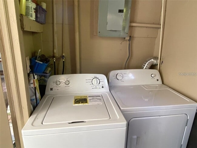 Building Photo - 720 Faber Dr