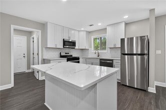 Building Photo - 1540 Spender Dr