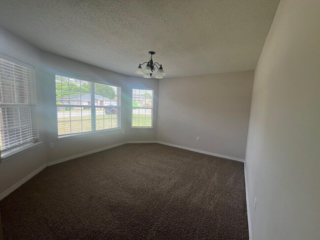 Building Photo - 275 Limestone Cir