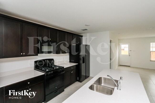 Foto del edificio - 1141 Crestview Dr